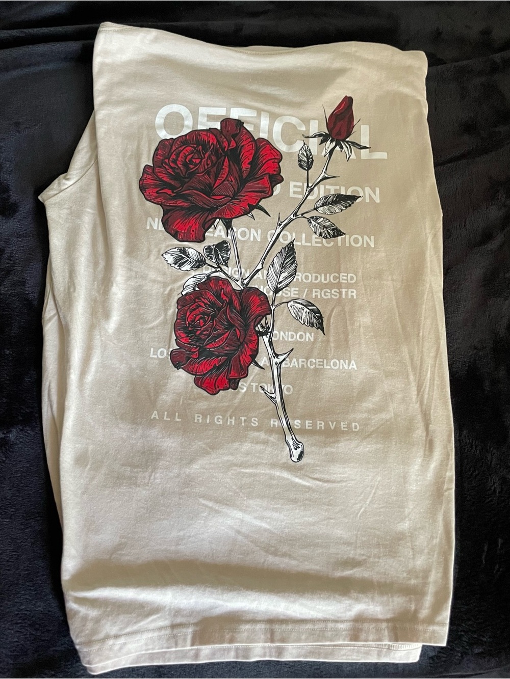 Graphic Rose Tee with Bold Red Blooms